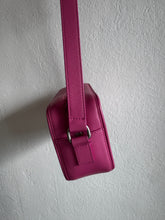 Load image into Gallery viewer, Jacquemus - Le Baneto Crossbody Camera Bag - Pink - S
