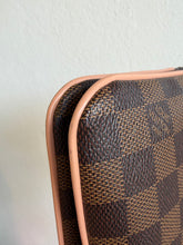 Load image into Gallery viewer, Louis Vuitton - Double Zip Venus Crossbody Handbag - Damier Ebene