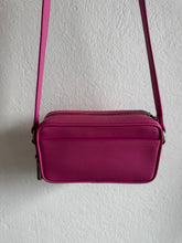 Load image into Gallery viewer, Jacquemus - Le Baneto Crossbody Camera Bag - Pink - S