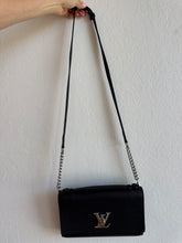 Load image into Gallery viewer, Louis Vuitton - Taurillon Leather Lockme Short Handle Clutch- Black - S