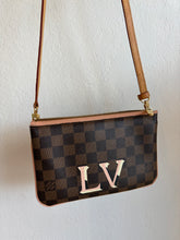 Load image into Gallery viewer, Louis Vuitton - Double Zip Venus Crossbody Handbag - Damier Ebene