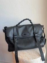 Load image into Gallery viewer, Mulberry - Oversize Alexa Bag - Black - M