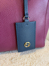 Load image into Gallery viewer, Gucci - 2000s Swing Leather Tote - Berry/Navy -M