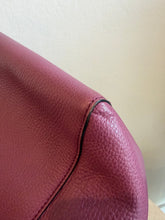 Load image into Gallery viewer, Gucci - 2000s Swing Leather Tote - Berry/Navy -M