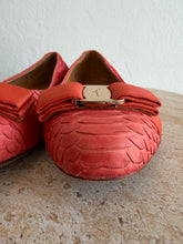 Load image into Gallery viewer, Salvatore Ferragamo - Python Ballet Flats w Bow - Coral - 39