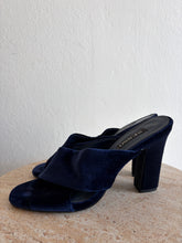 Load image into Gallery viewer, Senso - Velvet Crossover Block Heels - Navy - 40