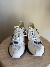 Load image into Gallery viewer, Gucci - Run lovelight Sneakers - White - 39