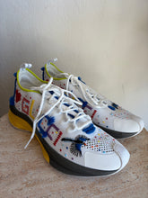 Load image into Gallery viewer, Gucci - Run lovelight Sneakers - White - 39