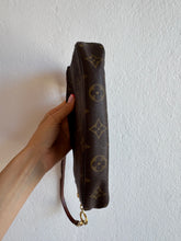 Load image into Gallery viewer, Louis Vuitton - Pochette Bag - Monogram - S
