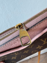 Load image into Gallery viewer, Louis Vuitton - Pallas Crossbody Bag w chain - Monogram w pink - S
