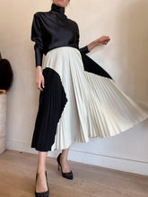 Load image into Gallery viewer, Proenza Schouler - Pleated Block Midi Skirt - Black/Cream - 6
