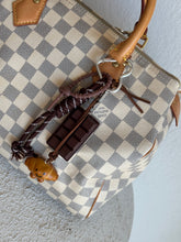 Load image into Gallery viewer, PRE- ORDER 🥐 Croissant  🍫  bag charm
