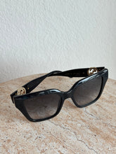 Load image into Gallery viewer, Gucci - Sunglasses - Black Grey Gradient - S
