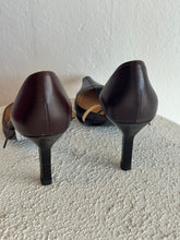 Load image into Gallery viewer, Chanel - Vintage 32Kitten Heel Mary Janes Shoes - Black/Brown  - 36.5
