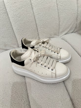 Load image into Gallery viewer, Alexander McQueen - Platform Sneaker - White - 39.5
