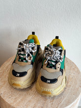 Load image into Gallery viewer, Balenciaga - Sneakers - Green - 36
