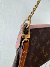Load image into Gallery viewer, Louis Vuitton - Pallas Crossbody Bag w chain - Monogram w pink - S
