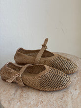 Load image into Gallery viewer, Senso - Cheska Buckle Strap Ballet Flats - Rose Gold - 38
