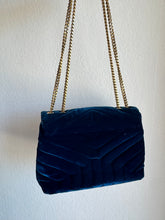 Load image into Gallery viewer, Saint Laurent - Loulou Velvet Crossbody - Navy - S
