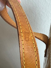 Load image into Gallery viewer, Louis Vuitton - Reade Bag - Champagne - Small

