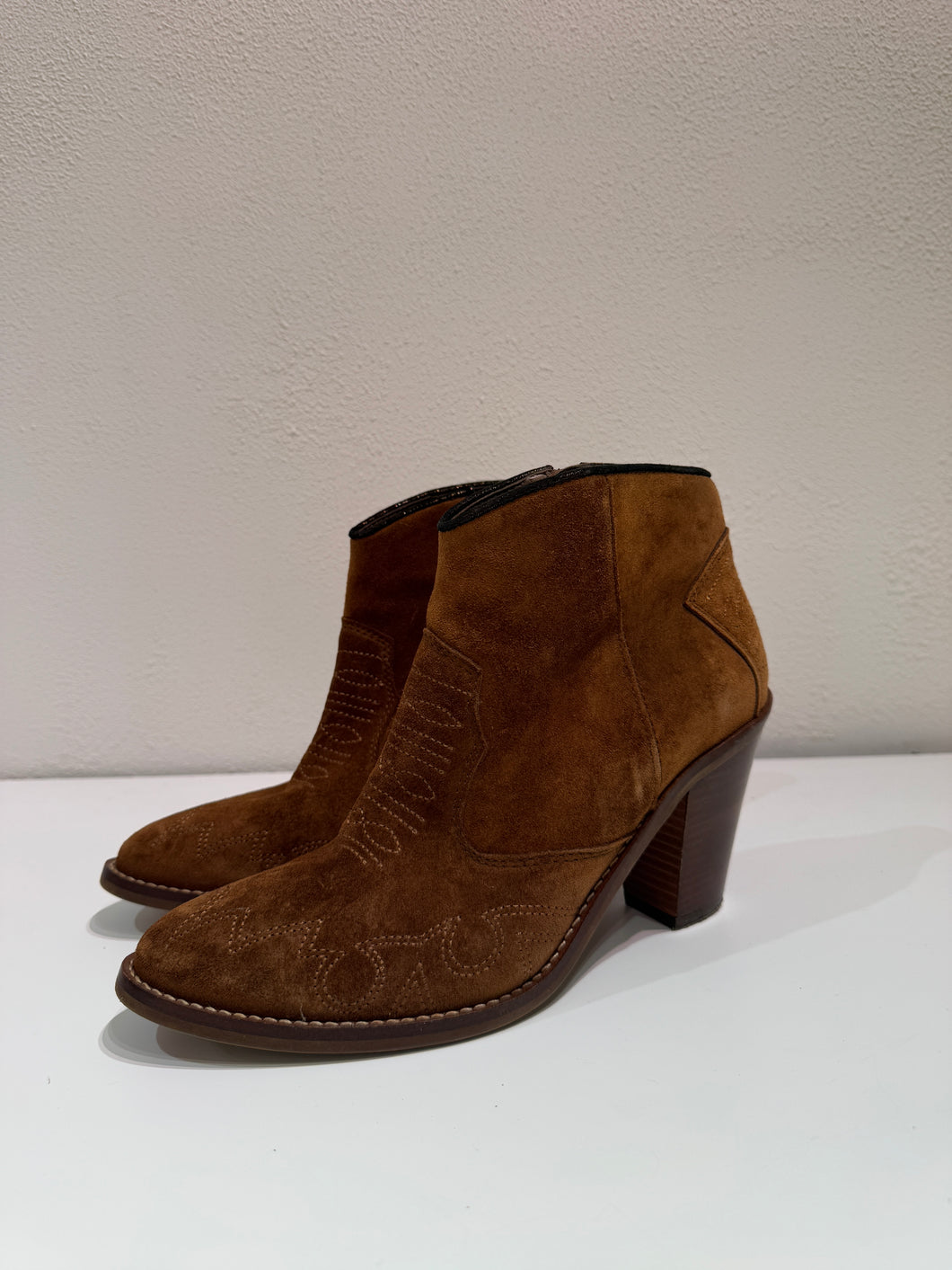 Kanna - Suede Ankle Boots - Brown - 38 - RRP$380