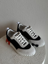 Load image into Gallery viewer, Hermes - Bouncing Sneaker - Black w orange H - 39 - RRP$1,710
