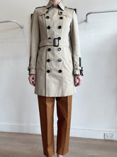 Load image into Gallery viewer, Burberry - Trench w Zip Tradition Check Lining - Tan - 6 - RRP $3,850
