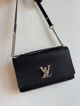 Load image into Gallery viewer, Louis Vuitton - Taurillon Leather Lockme Short Handle Clutch- Black - S
