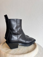 Load image into Gallery viewer, Alias Mae - Ankle Boots - Black - 38
