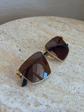 Load image into Gallery viewer, Bottega Veneta - Pilot Navigator Sunglasses - Gold - O/S - RRP $675
