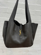 Load image into Gallery viewer, YSL - Le 5 à 7 Bea Tote - Olive Green Leather - M - RRP$5,805 - NEW
