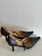 Load image into Gallery viewer, Chanel - Vintage 32Kitten Heel Mary Janes Shoes - Black/Brown  - 36.5
