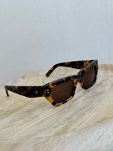 Load image into Gallery viewer, Pared - Dawn &amp; Dust Sunglasses - Tortoise  - S - RRP$260
