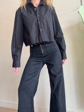 Load image into Gallery viewer, Venroy - LS Cotton Cropped Shirt - Black - 10
