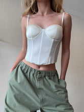 Load image into Gallery viewer, Hansen &amp; Gretel - Structured Corset - Ivory - S

