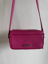Load image into Gallery viewer, Jacquemus - Le Baneto Crossbody Camera Bag - Pink - S
