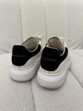 Load image into Gallery viewer, Alexander McQueen - Platform Sneaker - White - 39.5
