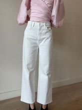 Load image into Gallery viewer, Mother - Rambler Zip Ankle Jeans - White - 29
