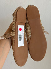 Load image into Gallery viewer, Senso - Cheska Buckle Strap Ballet Flats - Rose Gold - 38
