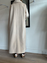 Load image into Gallery viewer, Max Mara - Wool Coat w Belt  - Beige - 38
