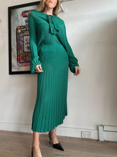 Load image into Gallery viewer, Scanlan Theodore - Ribbed LS Top w Ruffle &amp; Midi Skirt Detail Set - Green - M
