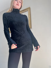 Load image into Gallery viewer, Ellery velvet top - Size 6(8)
