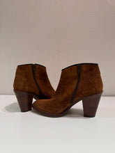 Load image into Gallery viewer, Kanna - Suede Ankle Boots - Brown - 38 - RRP$380
