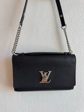 Load image into Gallery viewer, Louis Vuitton - Taurillon Leather Lockme Short Handle Clutch- Black - S
