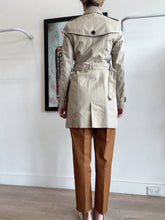 Load image into Gallery viewer, Burberry - Trench w Zip Tradition Check Lining - Tan - 6 - RRP $3,850
