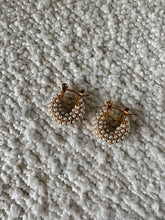 Load image into Gallery viewer, éthéréé collection - Pearly hoops - Earrings
