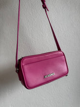 Load image into Gallery viewer, Jacquemus - Le Baneto Crossbody Camera Bag - Pink - S

