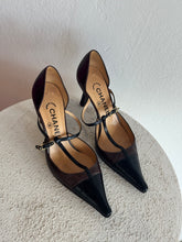 Load image into Gallery viewer, Chanel - Vintage 32Kitten Heel Mary Janes Shoes - Black/Brown  - 36.5
