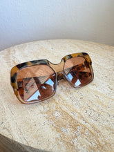 Load image into Gallery viewer, Karen Walker - Lola Sunglasses - Tortoise Shell - O/S
