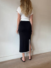 Load image into Gallery viewer, Lee Matthews - SS Ribbed Top - White - S
